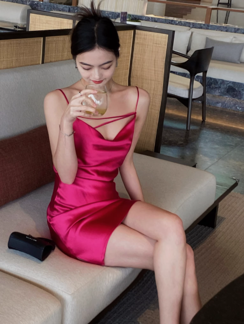 Chic Spaghetti Strap Sheath Short Prom Dresses Satin Sleeveless Birthday Dresses Hot Pink Homecoming Dresses