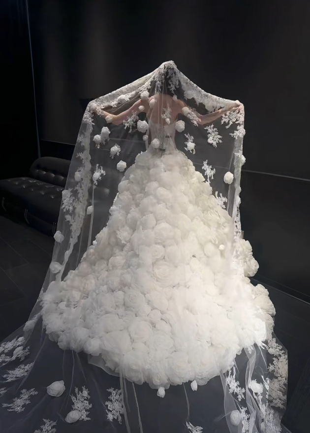 Chic White Strapless Tulle A-Line Wedding Dress | Sleeveless Bridal Gown