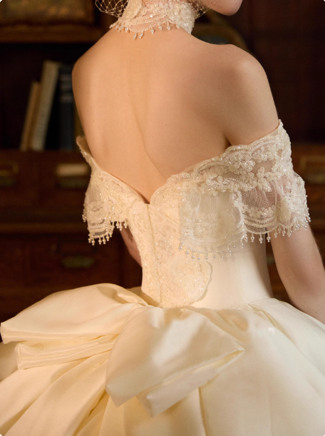 Elegant Ball Gown White Long Wedding Dresses Satin Off-shoulder Bridal Dresses Short Sleeves Bridal Gowns