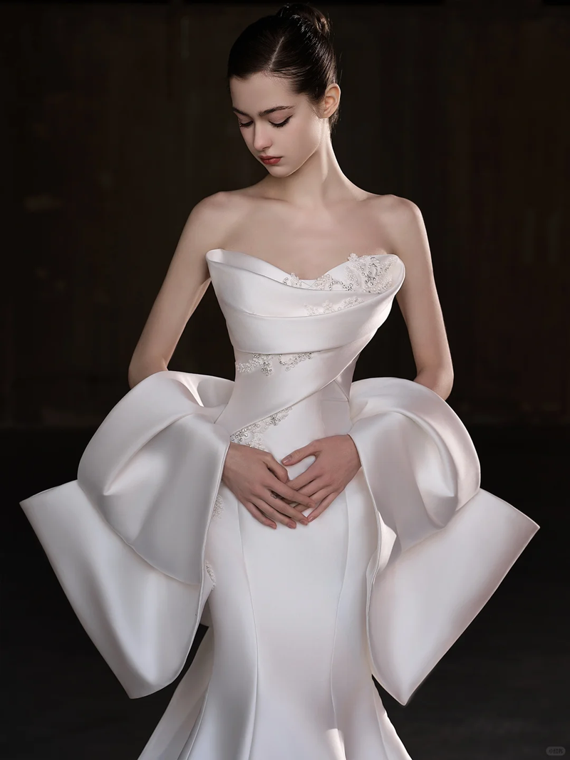 Elegant Mermaid Strapless Satin Applique Long Wedding Dresses