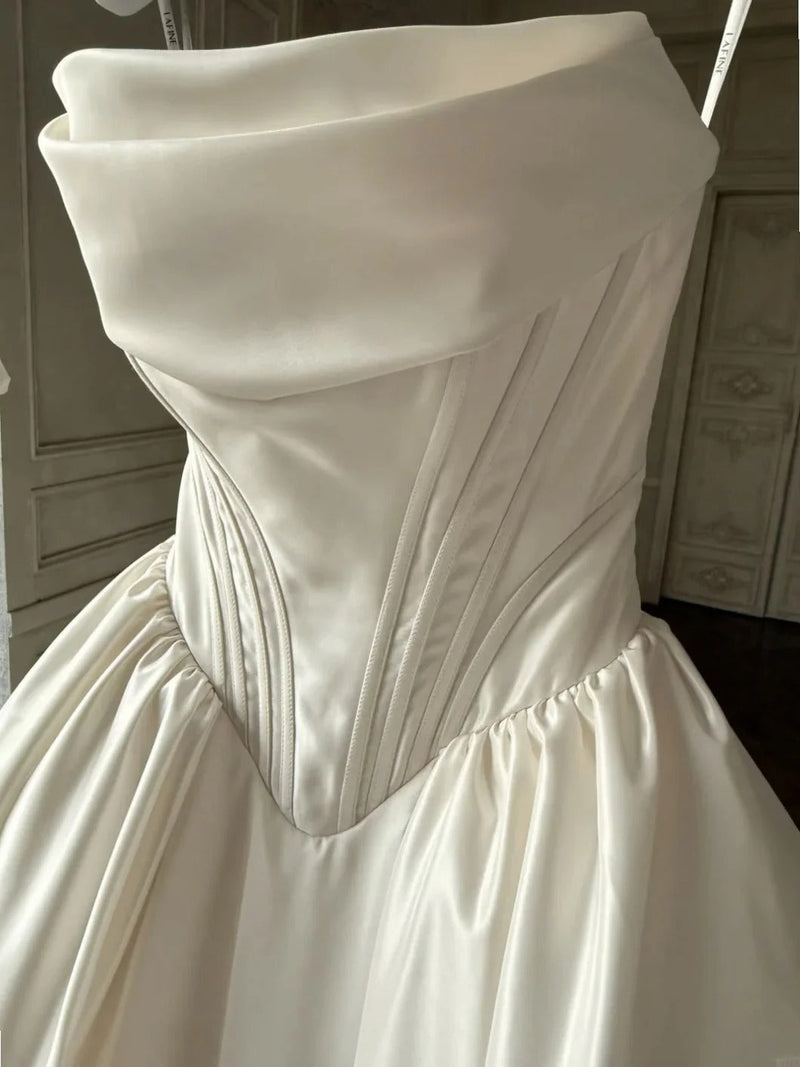 Fairy A-line Long Wedding Dresses Satin White Bridal Gowns Sleevless Strapless Bridal Dresses