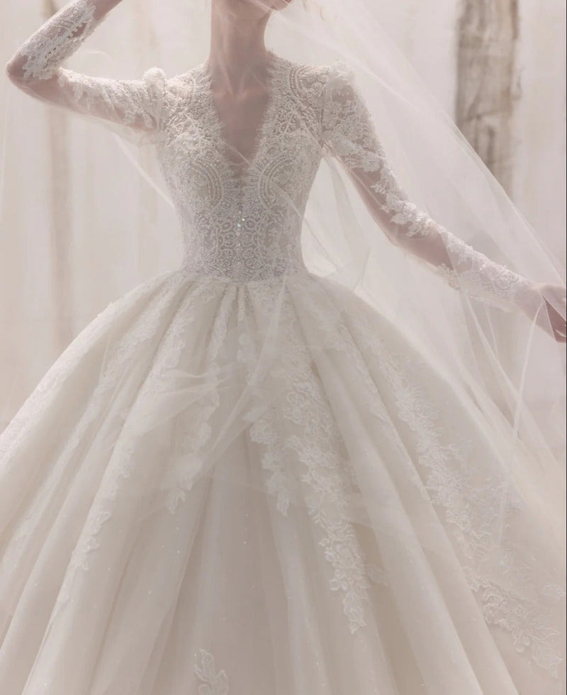 Fairy A-line Long Wedding Dresses Tulle White Bridal Gowns Long Sleeves V-neck Bridal Dresses