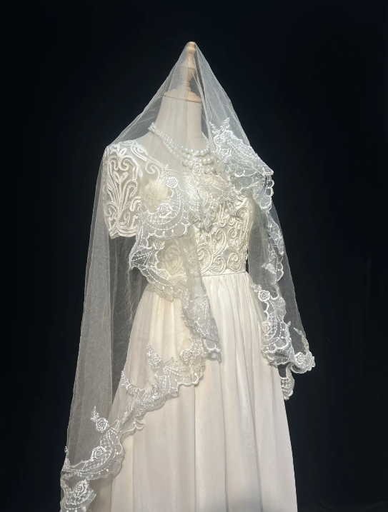 Ivory A Line Wedding Dress With Applique , Elegant Chiffon Wedding Gowns