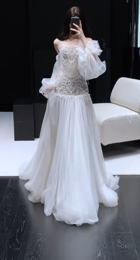Luxury Strapless Sheath Long Wedding Dresses Beaded Tulle White Bridal Dresses Sleeveless Bridal Gowns