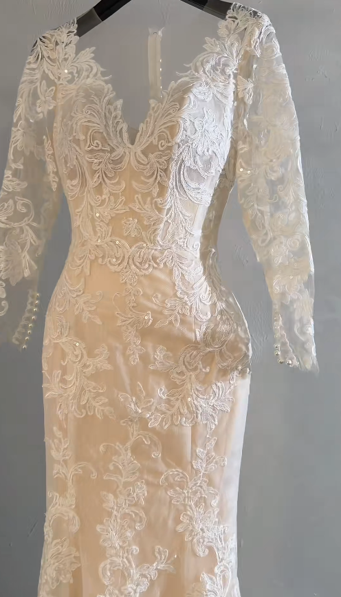 Simple V-Neck Sheath Long Wedding Dresses Tulle Appliques White Bridal Gowns Long Sleeves Bridal Dresses