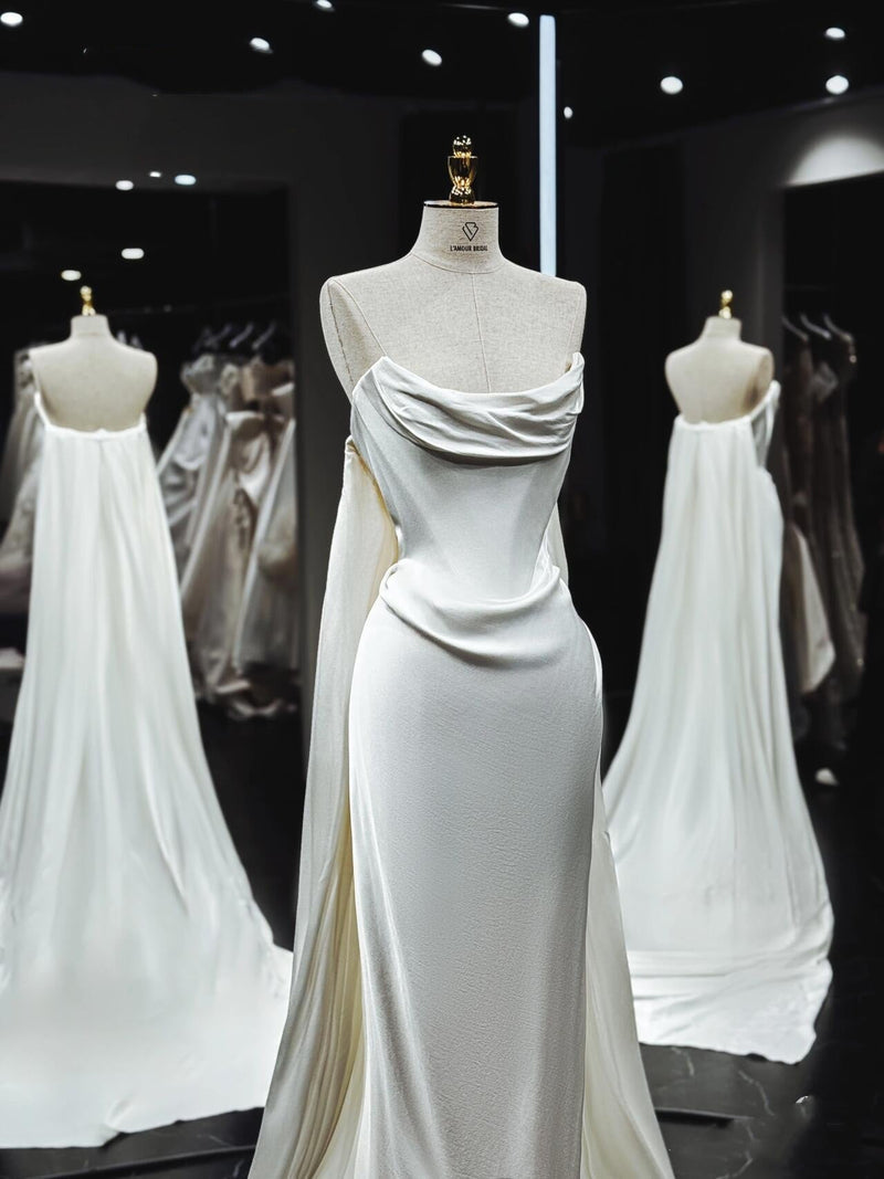 Vintage Mermaid Strapless White Satin Long Wedding Dresses With Ruffles