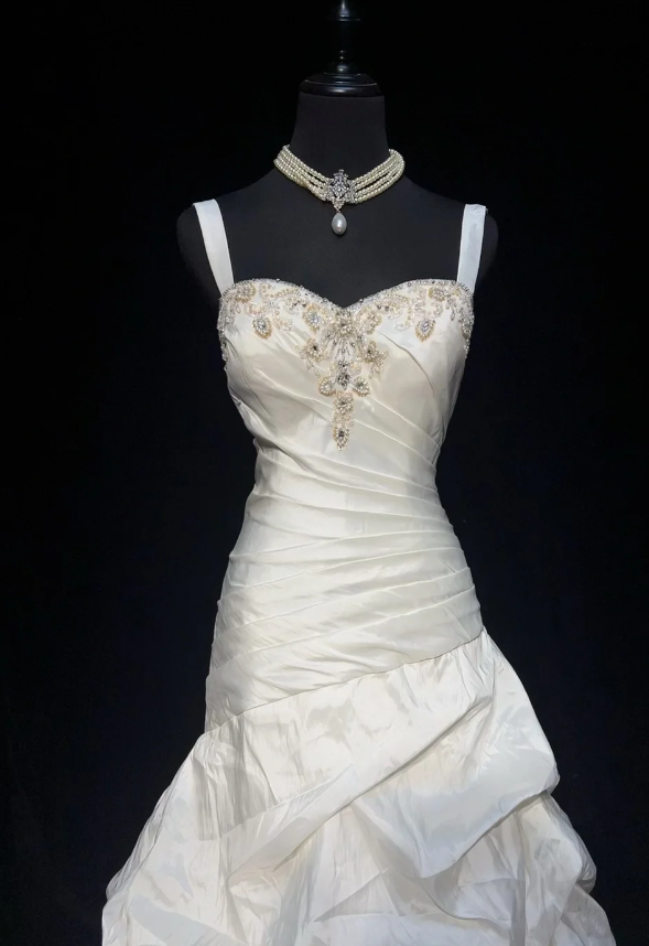 Vintage Sheath Long Wedding Dresses Spaghetti Straps Satin White Bridal Gowns Sleeveless Bridal Dresses