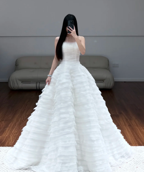 Ball Gown White Wedding Dress Tiered Wedding Gowns