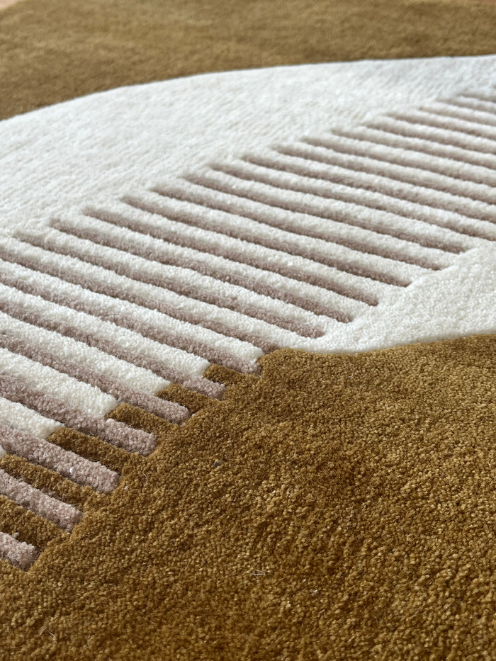 Bauhaus 1337 Ivory/Beige Gold