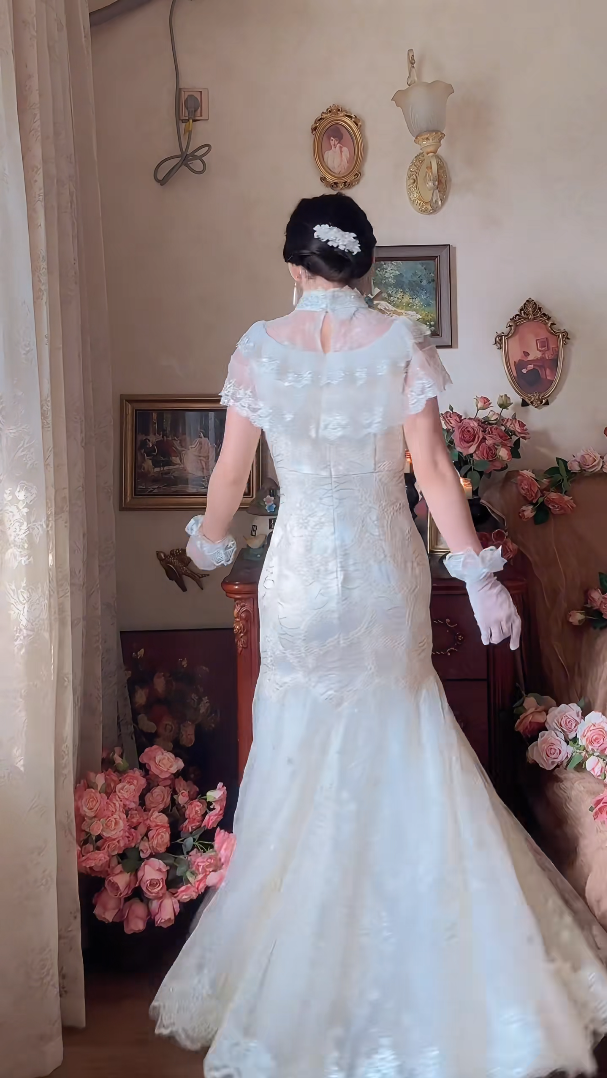 Charming Lace Mermaid Wedding Dress With Gloves Short Sleeve Lace Bridal Dress