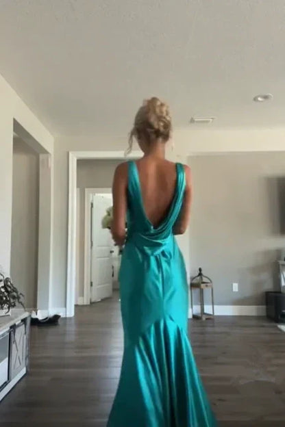 Charming Mermaid V Neck Green Long Prom Dress with Open Back