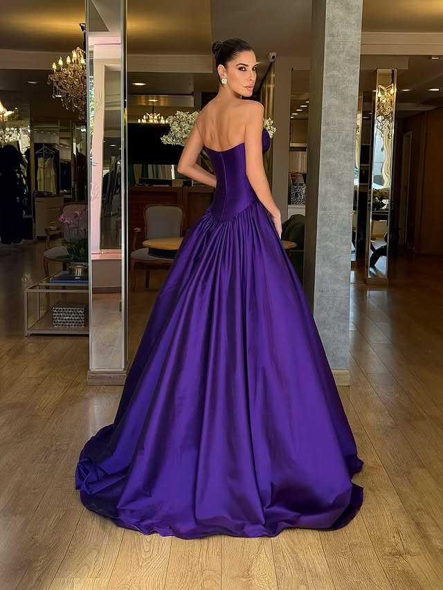 Charmingcy Strapless Sweetheart A-Line Prom Dress with Pleated