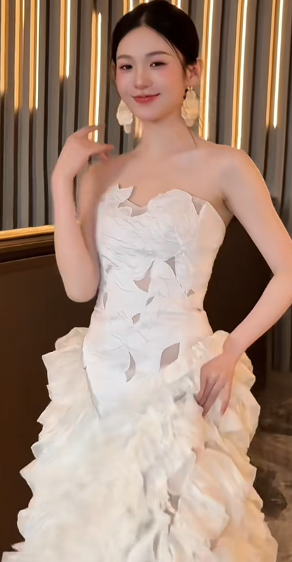 Chic Ball Gown Strapless Satin Long Wedding Dresses