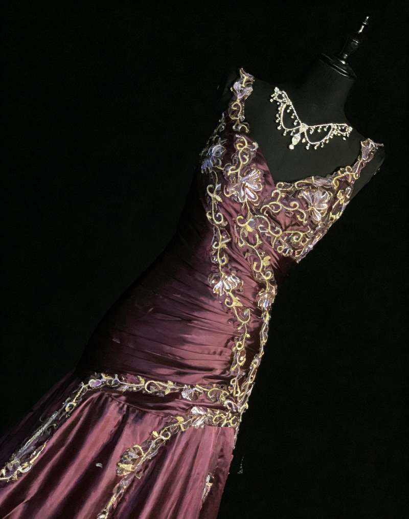 Chic Burgundy Formal Dresses, V-neck A-Line Long Prom Dresses, Embroidery Satin Sleeveless Evening Dresses