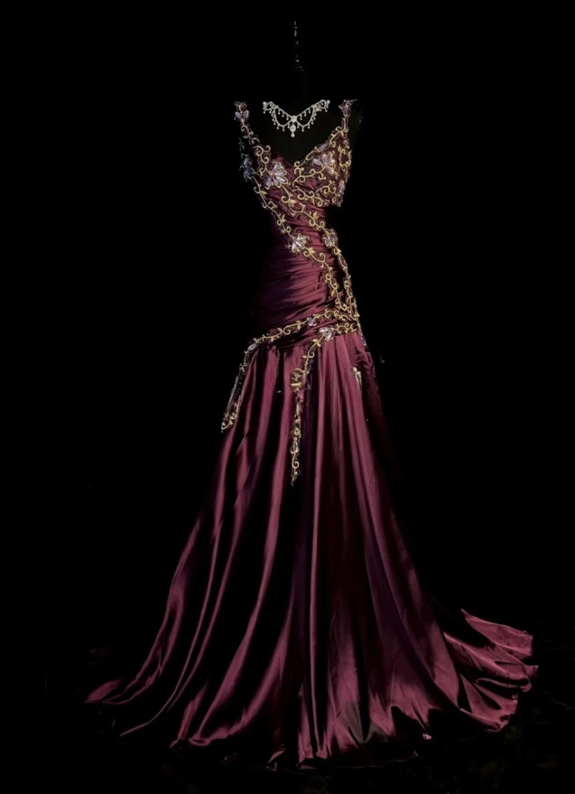 Chic Burgundy Formal Dresses, V-neck A-Line Long Prom Dresses, Embroidery Satin Sleeveless Evening Dresses