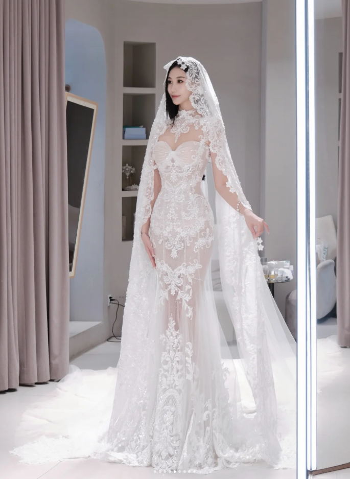 Chic Mermaid Long Wedding Dresses Tulle Applique White Bridal Dresses Beaded Sleeveless Bridal Gown