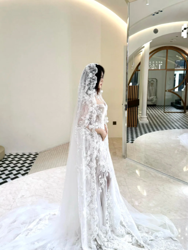 Chic Mermaid Long Wedding Dresses Tulle Applique White Bridal Dresses Beaded Sleeveless Bridal Gown