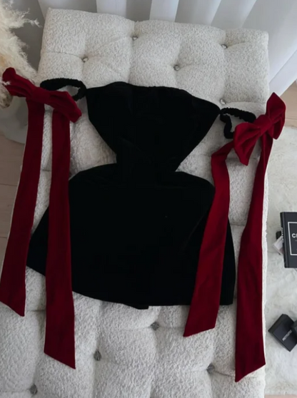 Chic Off-the-shoulder Sheath Short Prom Dresses Satin Black Homecoming Dresses Sexy Birthday Dresses