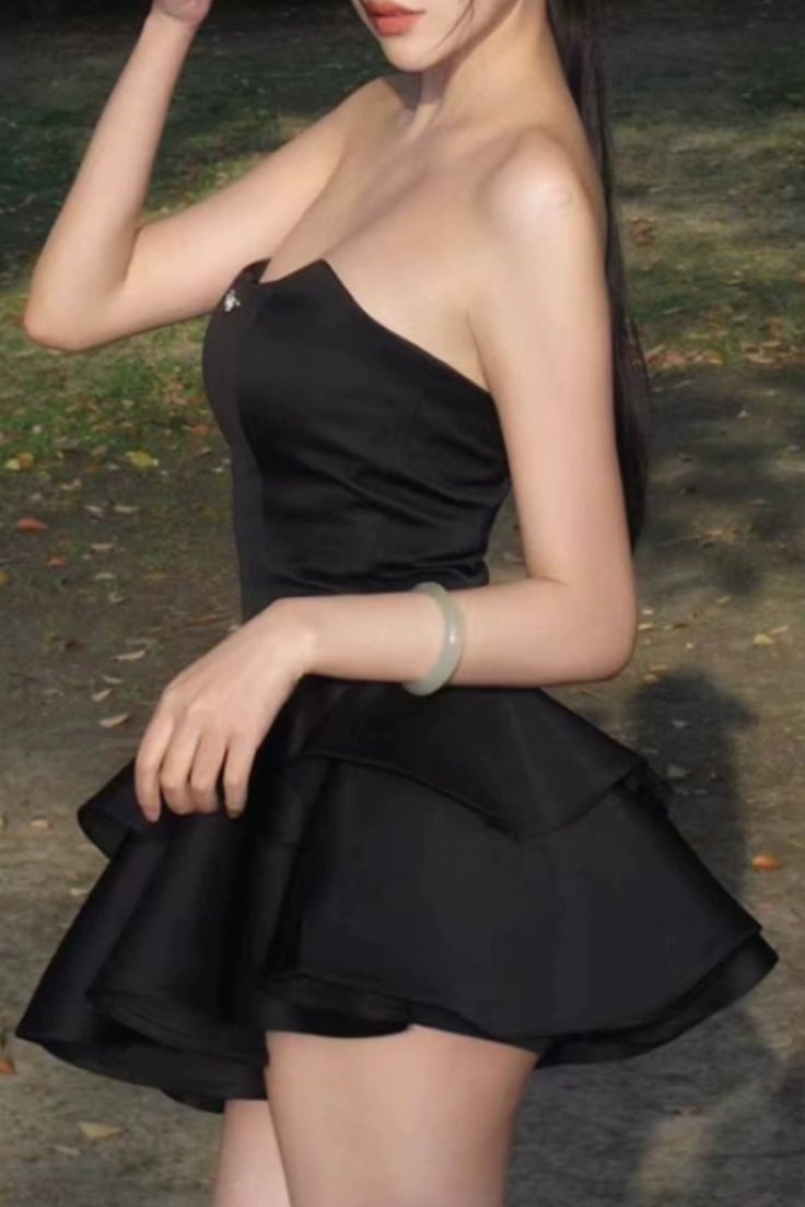 Chic Strapless Black Satin Short Prom Dresses, Layered Black Homecoming Dresses, Short Black Evening Dresses