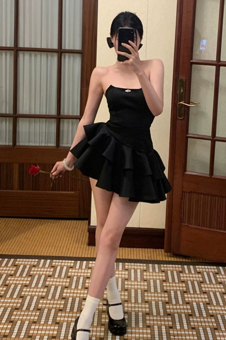 Chic Strapless Black Satin Short Prom Dresses, Layered Black Homecoming Dresses, Short Black Evening Dresses