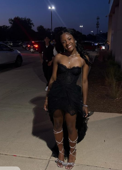 Chic Strapless Sheath Short Prom Dresses Black Homecoming Dressses Lace Sleeveless Birthday Dresses