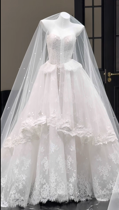 Chic Sweetheart A-Line Long Wedding Dresses Tulle Applique White Bridal Dresses Sleeveless Bridal Gown