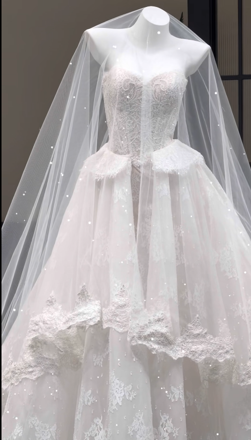 Chic Sweetheart A-Line Long Wedding Dresses Tulle Applique White Bridal Dresses Sleeveless Bridal Gown