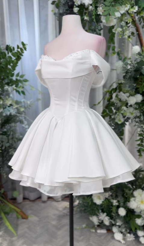 Cute Off-the-shoulder Homecoming Dresses White A-Line Short Prom Dresses Satin Sweet White Birthday Dresses