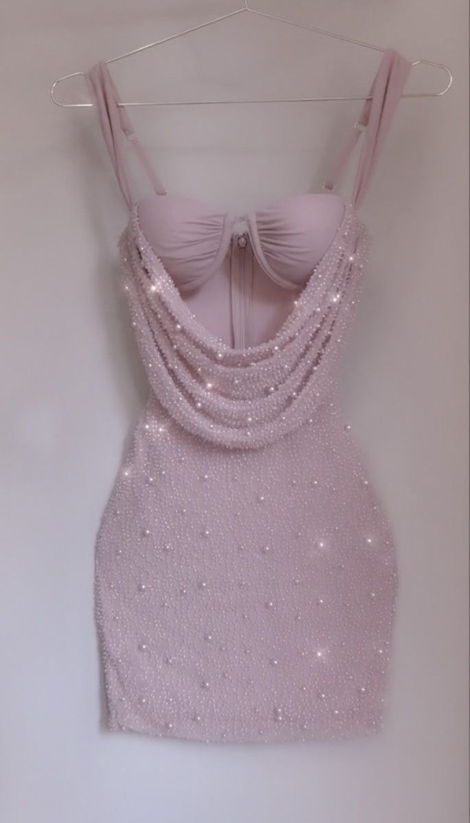 Cute Pink Suspender Hollow Beaded Hip-hugging 17th Birthday Homecoming Dress