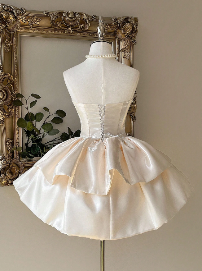 Cute Strapless Ball Gown Champagne Homecoming Dresses Sleeveless Birthday Dresses Satin Party Dresses