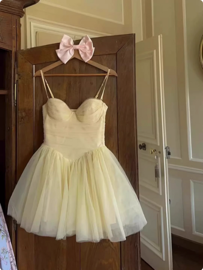 Cute Waist Yellow Suspender Tulle A-line 17th Birthday Homecoming Dress