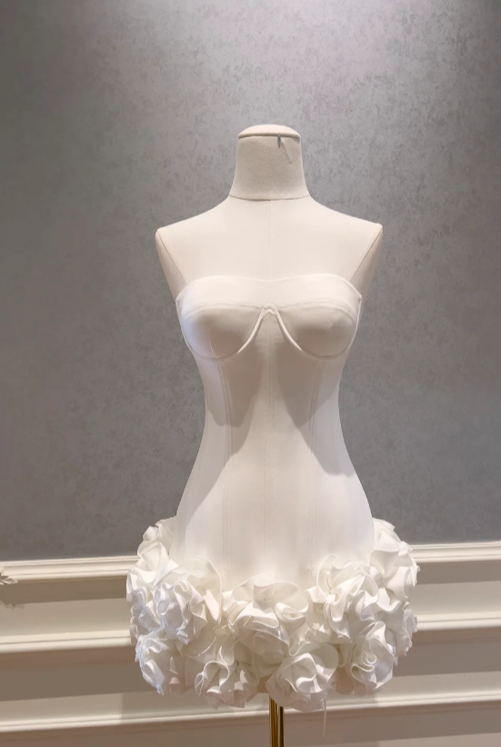 Cute White Short Wedding Dresses Satin Sleeveless Bridal Dresses Strapless Bridal Gowns
