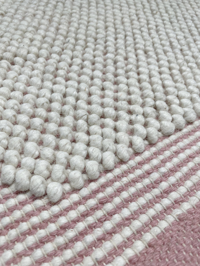 Defined 02 Cream/Pink