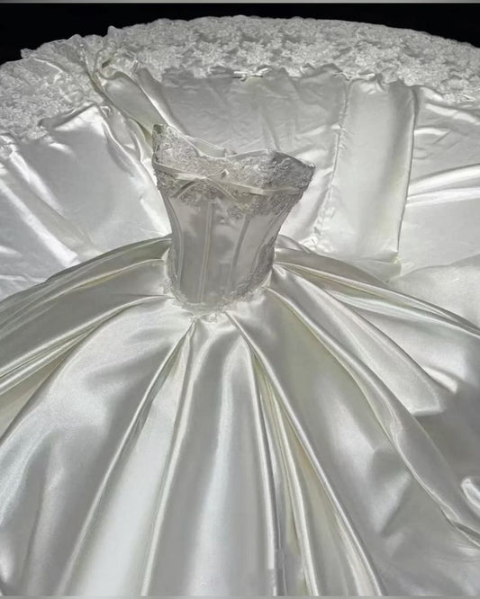 Dreamy Ball Gown Strapless Satin Lace Long Wedding Dresses