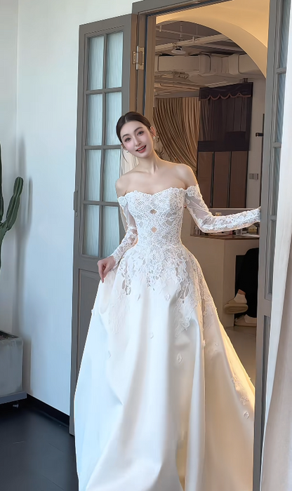 Elegant A-Line Long Wedding Dress Appliques Satin White Bridal Dress Off-shoulder Long Sleeves Bridal Gown
