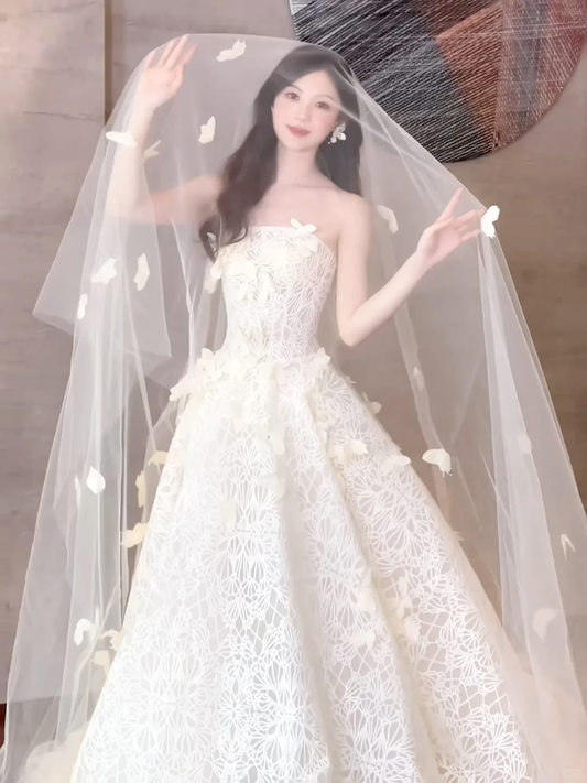 Elegant Ball Gown Strapless Tulle Lace With Veil Long Wedding Dresses