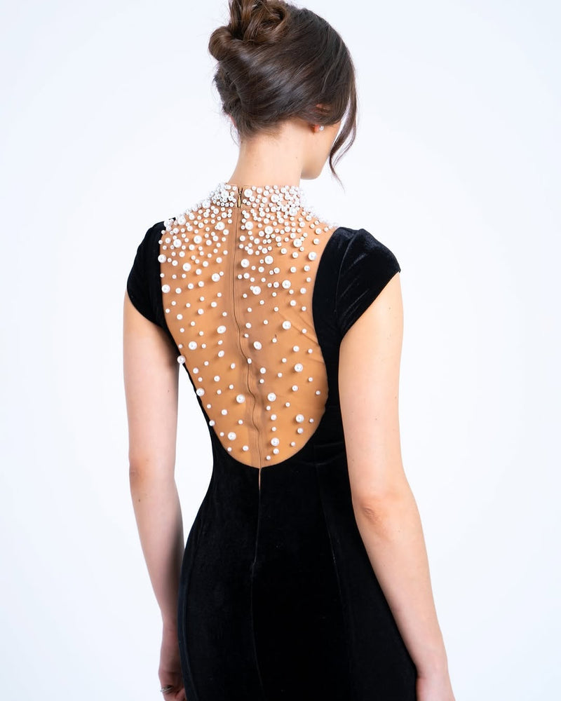 Elegant Black Scoop Neck Mermaid Prom Dress with Beading