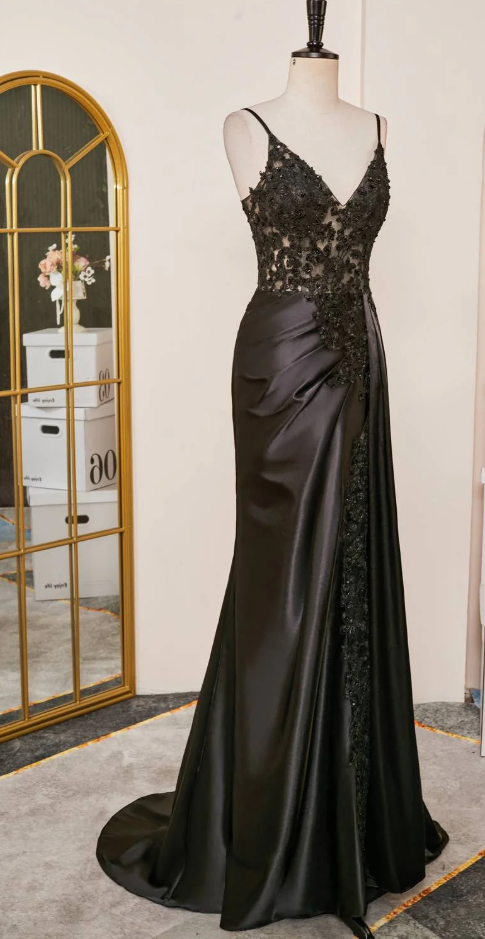 Elegant Spaghetti Straps Prom Dress Black SatinSheath  Appliques Long Formal Evening with Slits