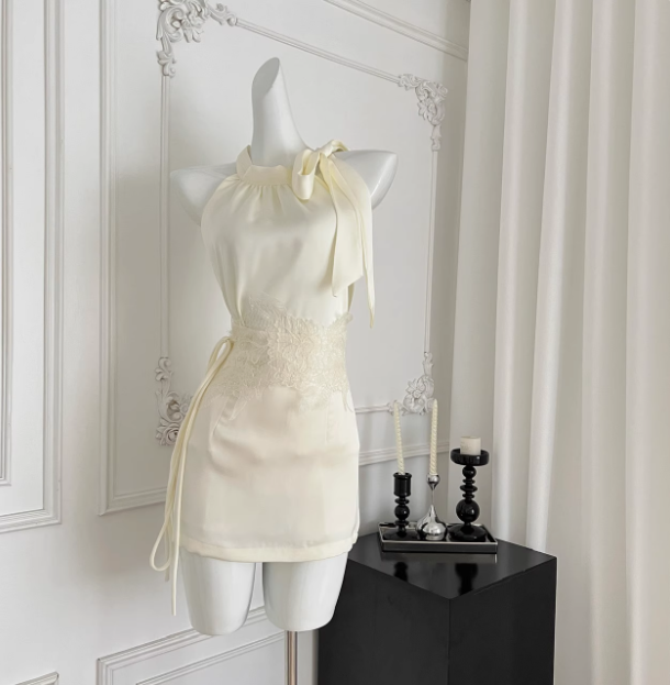 Elegant Halter Neck Strapless Satin Hip-hugging Birthday Skirt Homecoming Dress