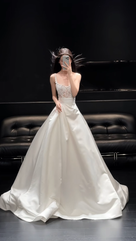 Elegant Long White Wedding Dress Spaghetti Straps A-Line Bridal Dress Satin Lace Sleeveless Bridal Gowns