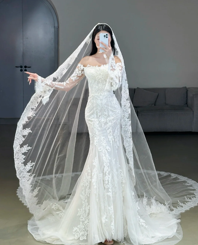 Elegant Memraid Long Wedding Dress Appliques Tulle White Bridal Gowns Off-shoulder Long Sleeves Bridal Dress