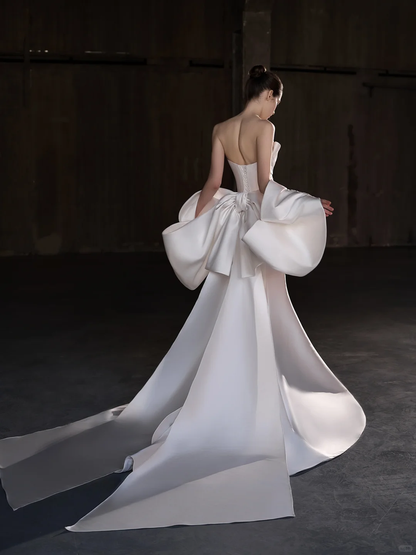 Elegant Mermaid Strapless Satin Applique Long Wedding Dresses