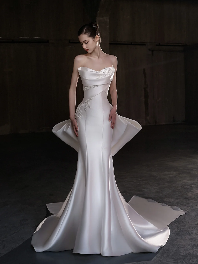 Elegant Mermaid Strapless Satin Applique Long Wedding Dresses