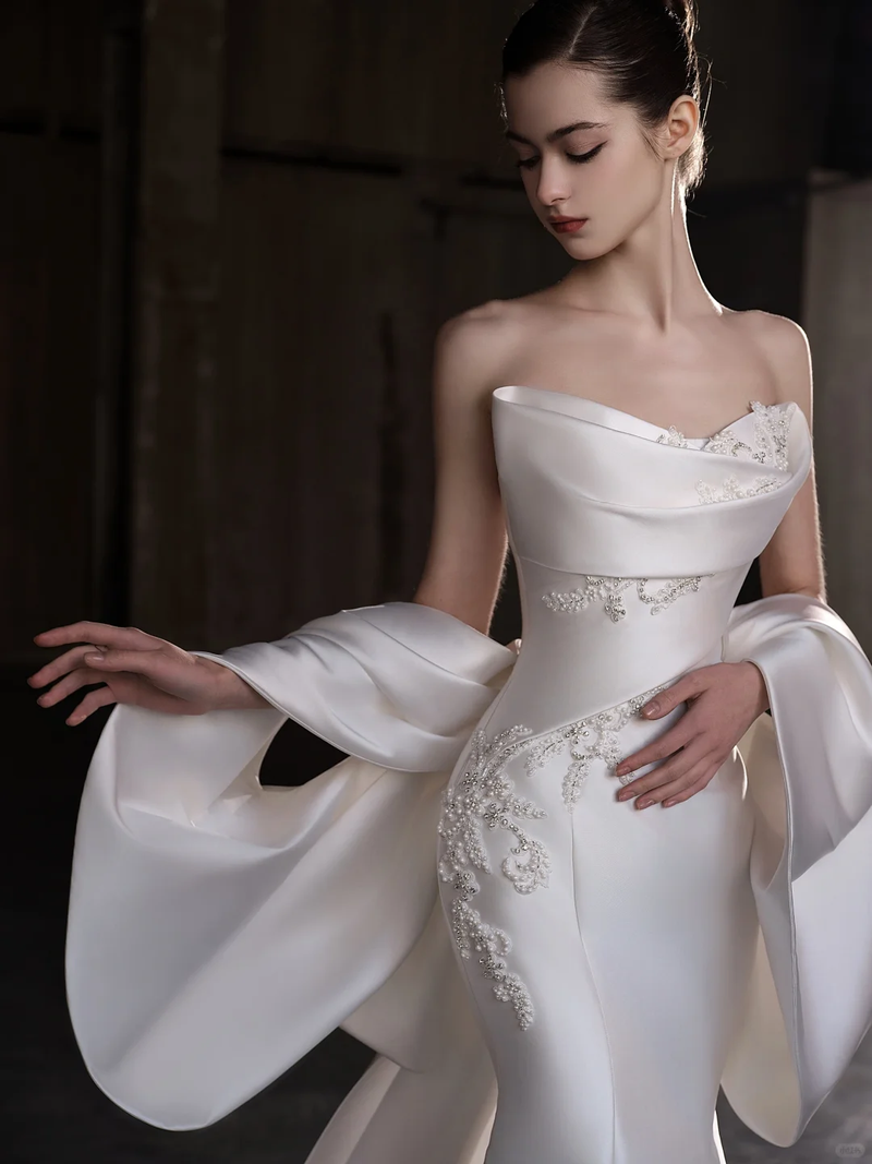 Elegant Mermaid Strapless Satin Applique Long Wedding Dresses