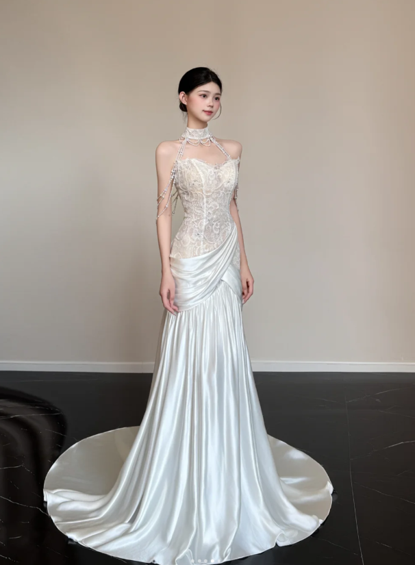 Elegant Mermaid White Long Wedding Dresses Satin Strapless Bridal Dresses Sleeveless Bridal Gowns