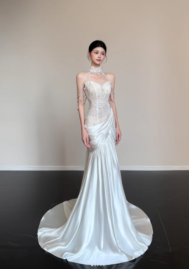 Elegant Mermaid White Long Wedding Dresses Satin Strapless Bridal Dresses Sleeveless Bridal Gowns