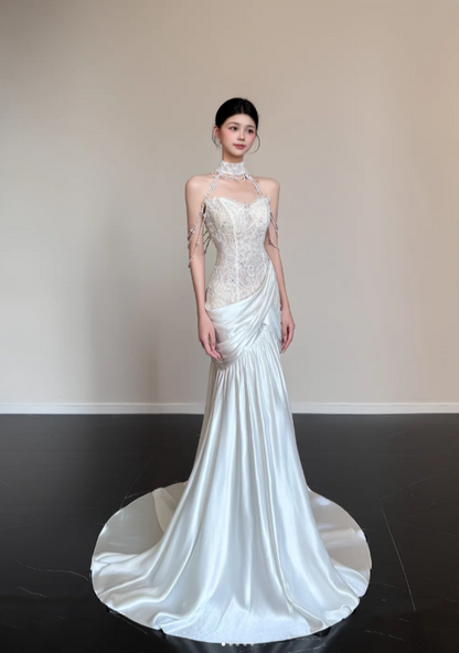 Elegant Mermaid White Long Wedding Dresses Satin Strapless Bridal Dresses Sleeveless Bridal Gowns