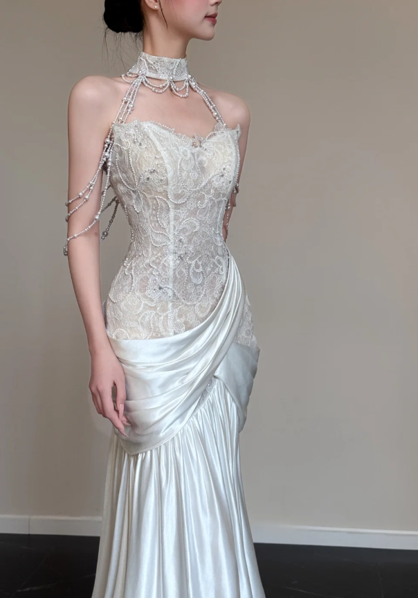 Elegant Mermaid White Long Wedding Dresses Satin Strapless Bridal Dresses Sleeveless Bridal Gowns