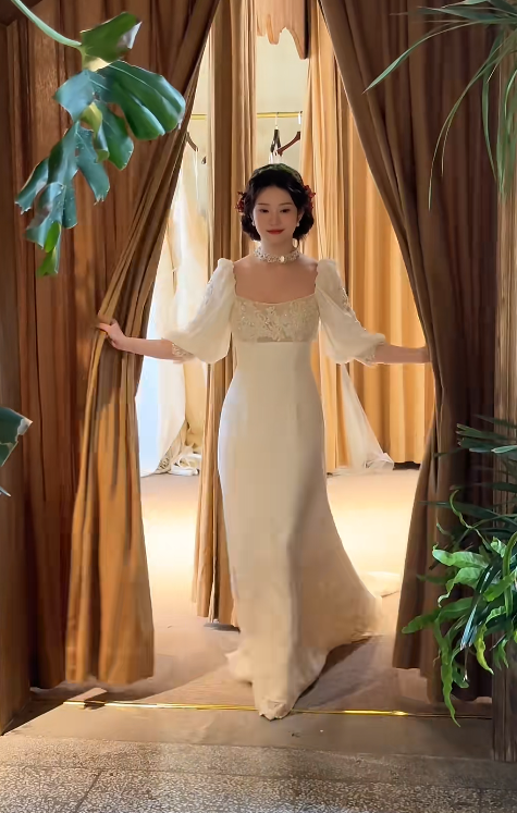 Elegant Sheath Square Neck Long Wedding Dresses, Lace Appliques White Bridal Gowns, Short Sleeves Bridal Dresses