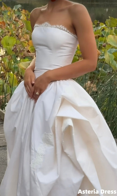 Elegant Strapless Ivory Lace Wedding Dresses